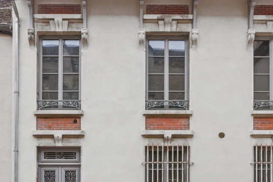 Façade de La Chanoinerie, Beaune